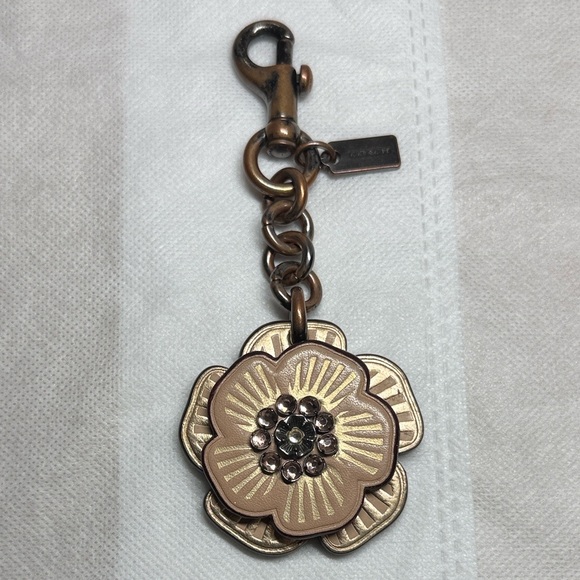 Coach “Tea Rose” Collection BagCharm Keychain Bronze Metal Hangtag and HDWRE - Picture 3 of 13